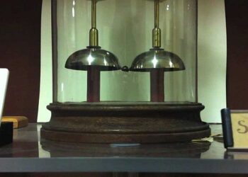 Колку ќе издржи најстарата батерија на светот ?